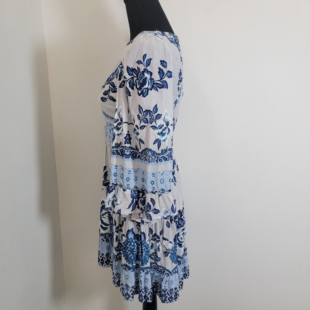 Angie Womens Boho Floral Twist Front Cutout Tiered Mini Dress Blue White Medium - Picture 4 of 12